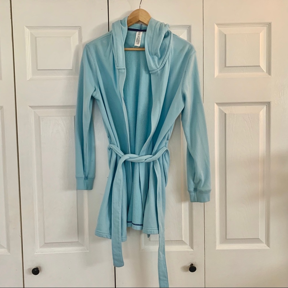 Barb robe with hood
